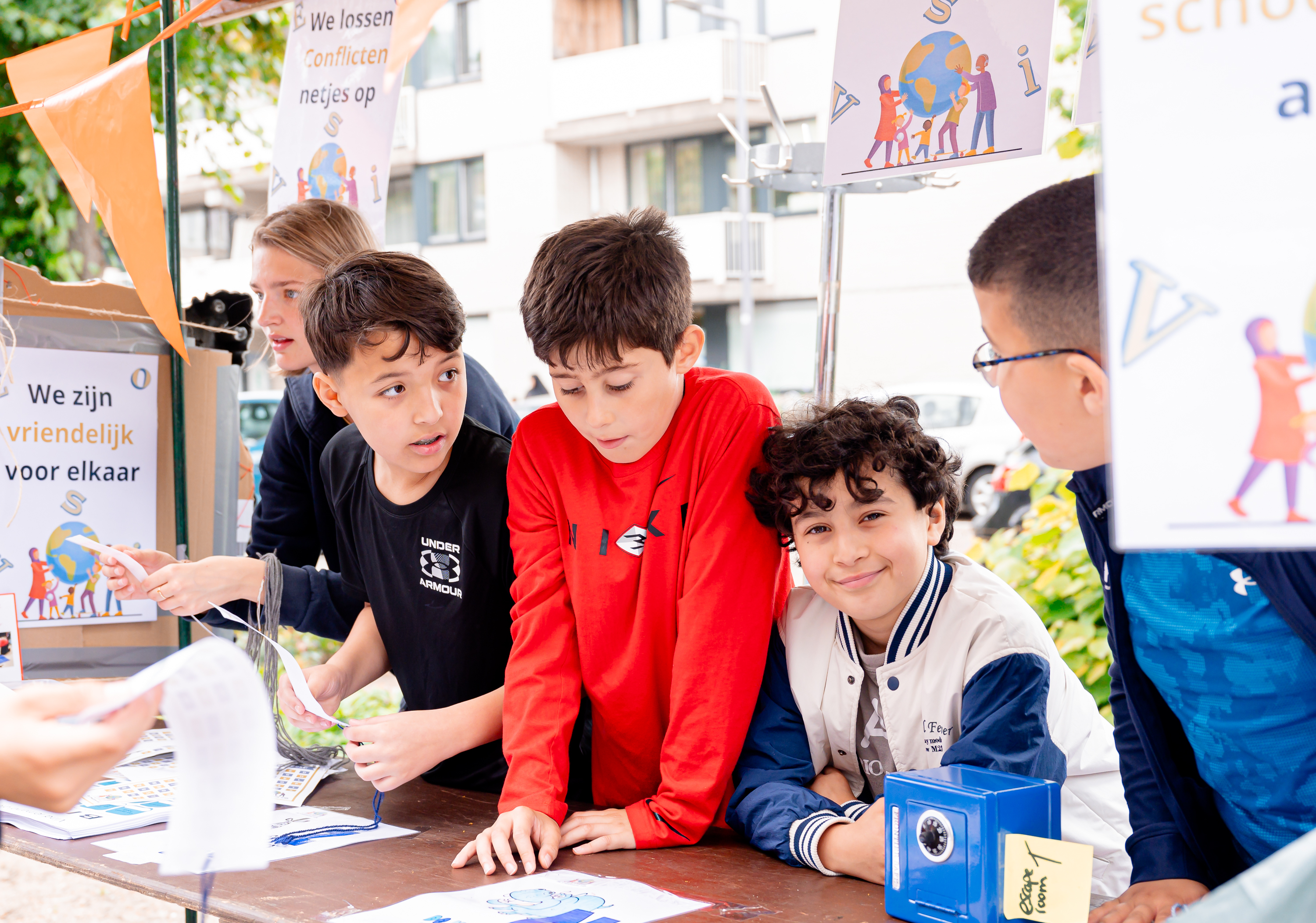 Kinderen uit Kralingen genoten van een fantastisch Letterfeest op het Vredenoordplein!