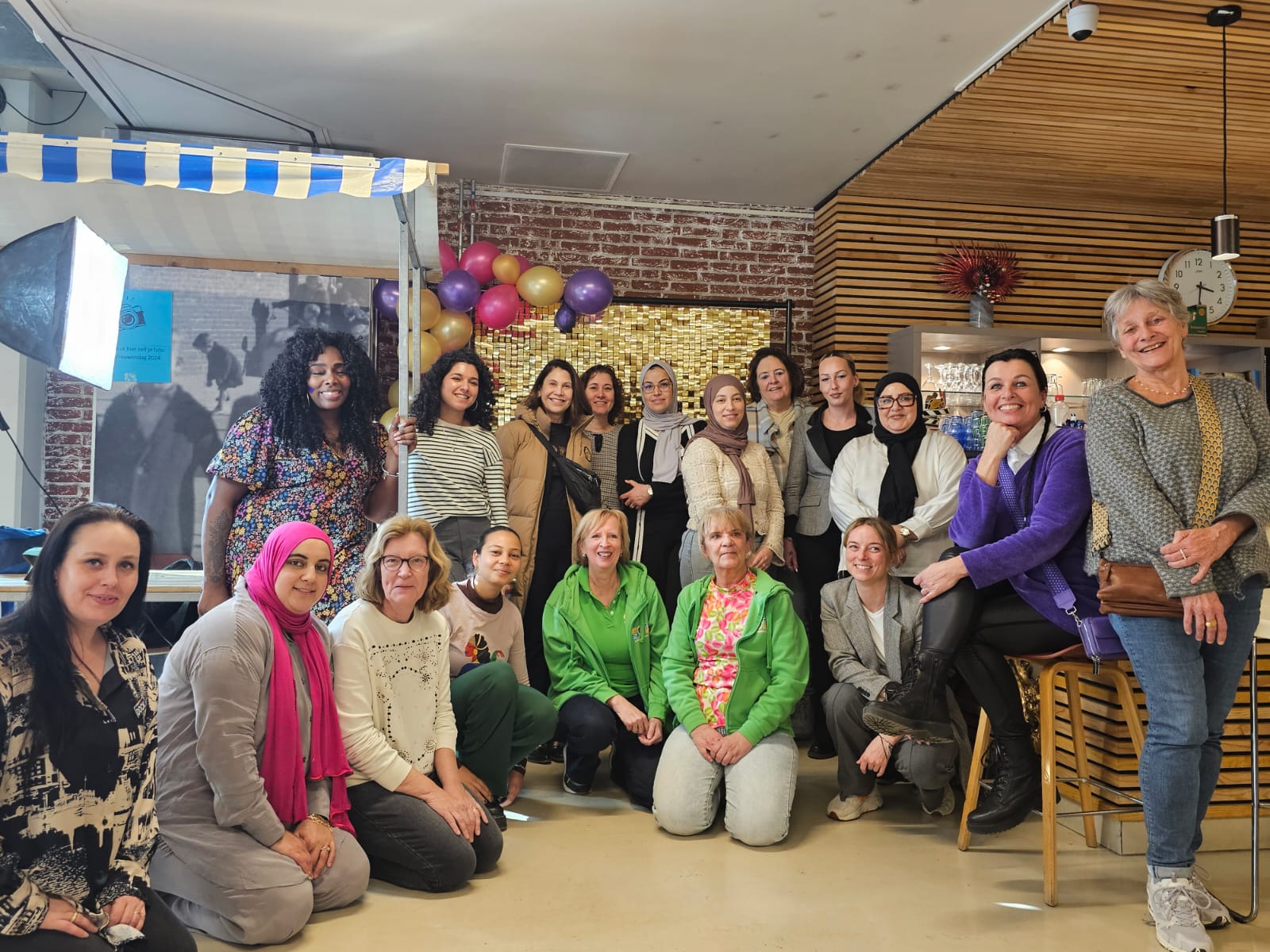 Girl power in Crooswijk: een feestelijke viering van Internationale Vrouwendag!