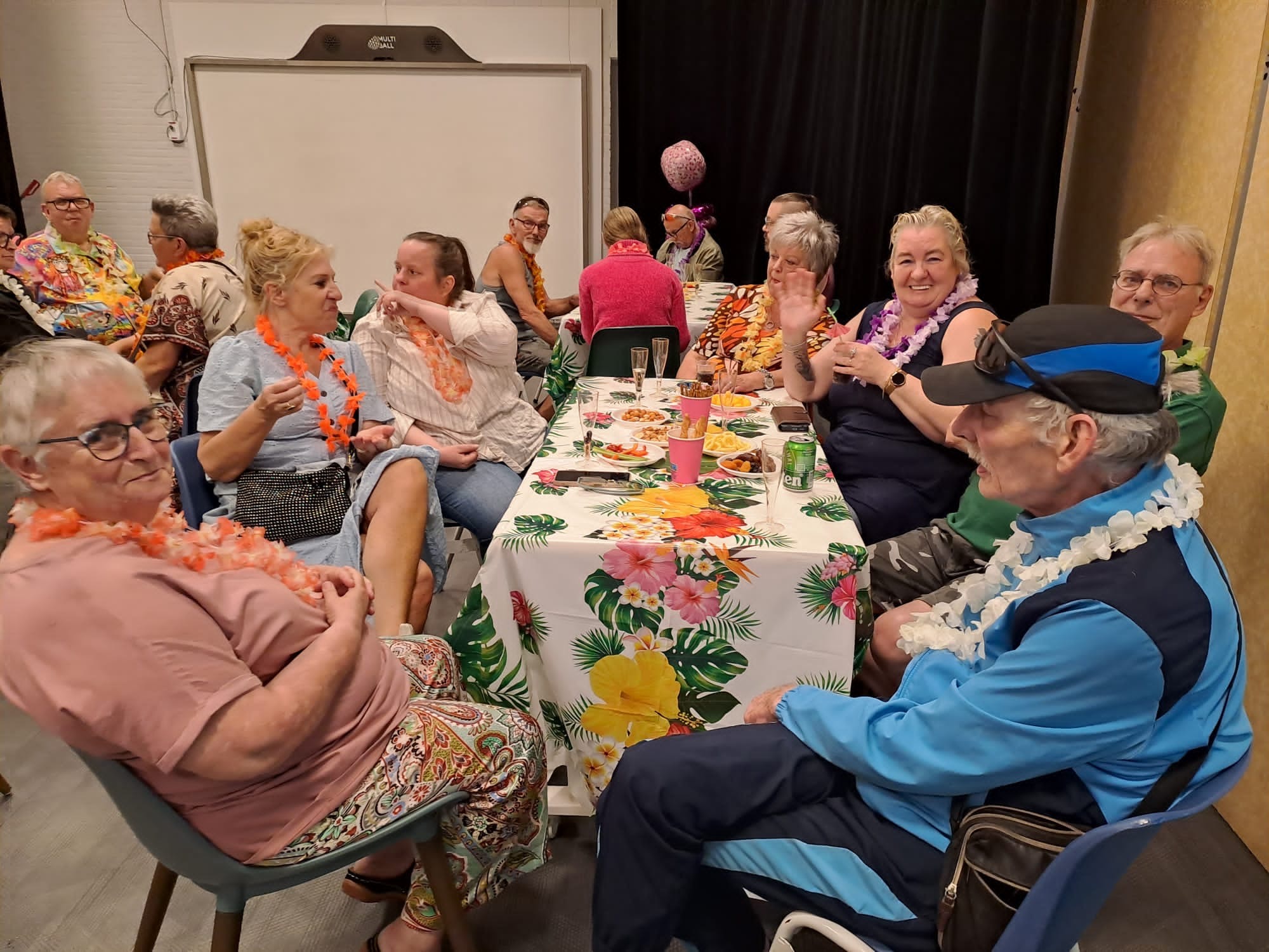 Een tropisch feest voor onze vrijwilligers in Hoogvliet!