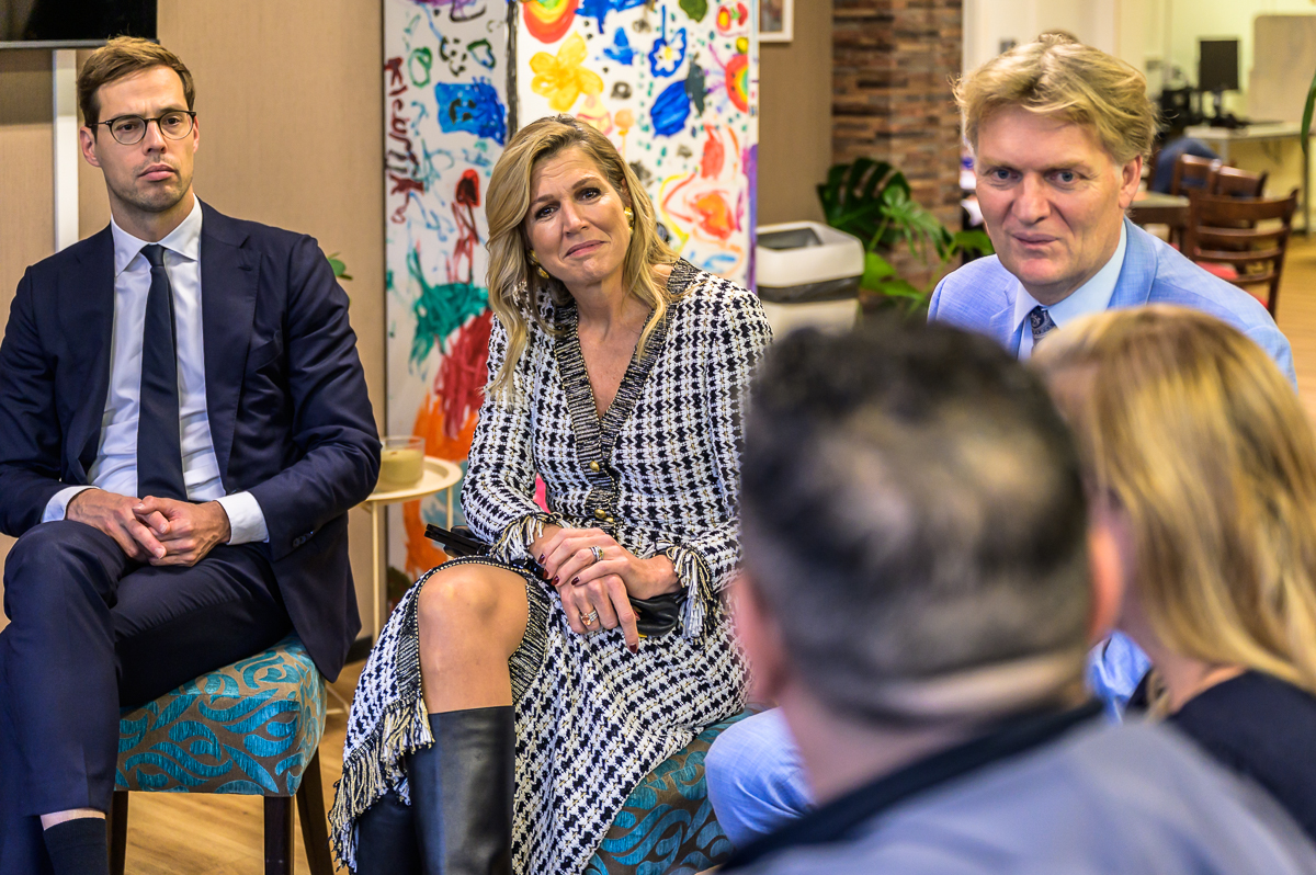 Koningin Máxima bezoekt Buurthuis Kleurrijk in Zaandam-Oost